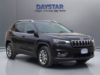 Used 2019 Jeep Cherokee Latitude Plus w/ Cold Weather Group image 1