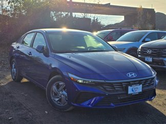 New 2025 Hyundai Elantra SE image 1