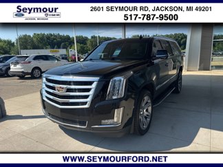 Used 2017 Cadillac Escalade ESV Luxury image 1