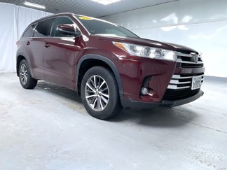 Used 2018 Toyota Highlander XLE image 1