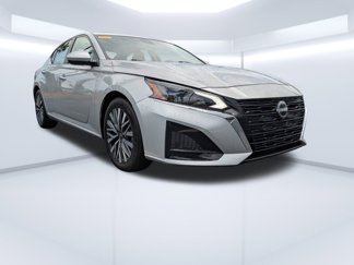 Used 2023 Nissan Altima 2.5 SV image 1