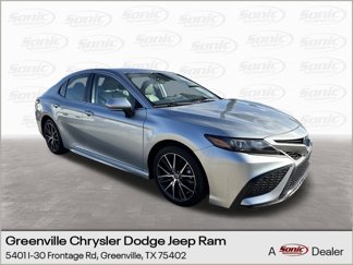 Used 2022 Toyota Camry SE image 1