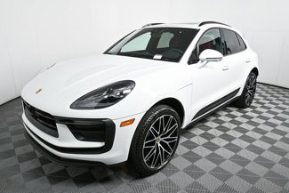 Used 2024 Porsche Macan image 1