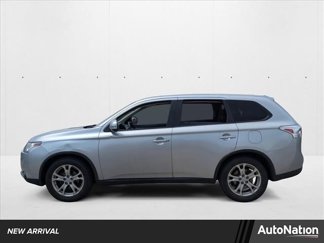 Used 2015 Mitsubishi Outlander SE image 1