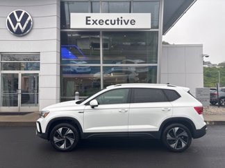 Used 2024 Volkswagen Taos SE w/ Panoramic Sunroof Package image 1