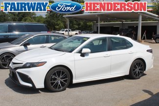 Used 2023 Toyota Camry SE image 1