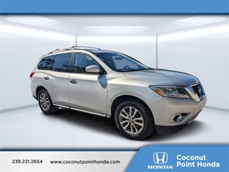 Used 2016 Nissan Pathfinder S image 1