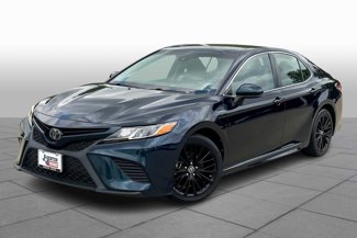 Used 2018 Toyota Camry SE image 1