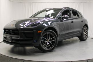 Certified 2023 Porsche Macan Turbo image 1
