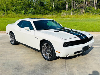 Used 2010 Dodge Challenger SE image 1