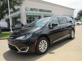 Used 2017 Chrysler Pacifica Touring-L image 1