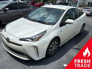 Used 2021 Toyota Prius XLE image 1