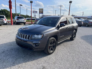 Used 2016 Jeep Compass Latitude image 1