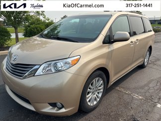 Used 2013 Toyota Sienna XLE image 1