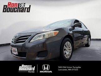 Used 2010 Toyota Camry LE image 1
