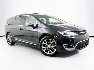 Used 2020 Chrysler Pacifica Limited w/ Tire & Wheel Group image 1