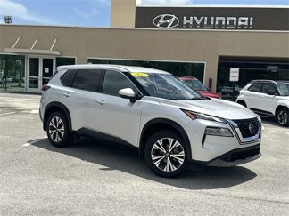 Used 2021 Nissan Rogue SV image 1