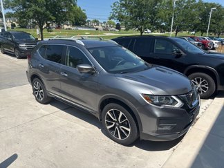 Used 2020 Nissan Rogue SL image 1