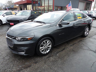 Used 2017 Chevrolet Malibu LT image 1