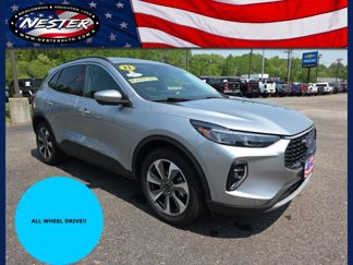 Used 2023 Ford Escape Platinum image 1