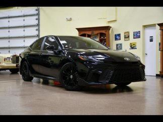 Used 2025 Toyota Camry XLE image 1
