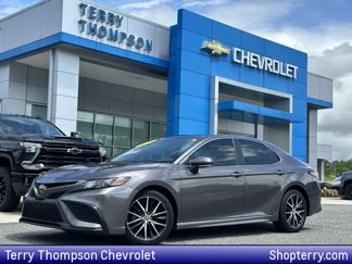 Used 2022 Toyota Camry SE image 1