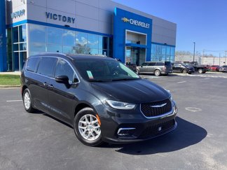 Used 2021 Chrysler Pacifica Touring-L image 1