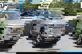 Used 2022 GMC Acadia SLE w/ Driver Convenience Package image 1