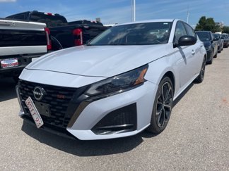 Used 2023 Nissan Altima 2.5 SR image 1