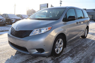 Used 2017 Toyota Sienna L image 1