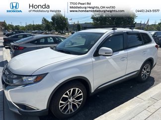 Used 2017 Mitsubishi Outlander SE image 1