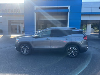 Used 2020 GMC Terrain SLT w/ Preferred Package image 1