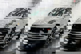 New 2025 Porsche Macan image 1