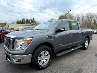 Used 2017 Nissan Titan SV image 1