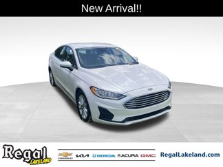 Used 2020 Ford Fusion SE image 1