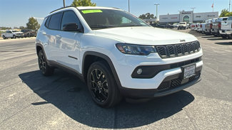 Used 2025 Jeep Compass Latitude w/ Altitude Special Edition image 1