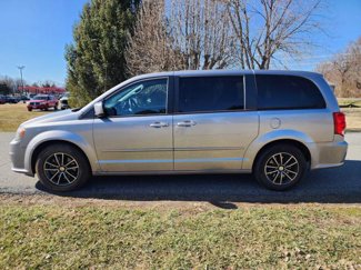 Used 2015 Dodge Grand Caravan SXT image 1