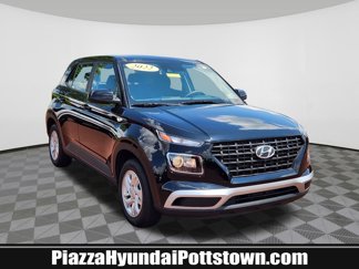 Certified 2022 Hyundai Venue SE image 1