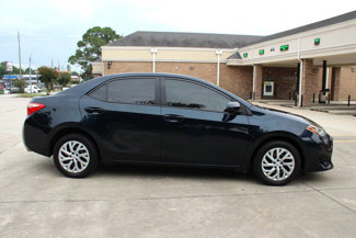 Used 2017 Toyota Corolla LE image 1