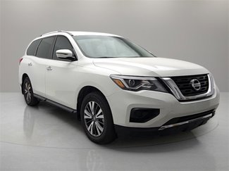 Used 2020 Nissan Pathfinder S image 1