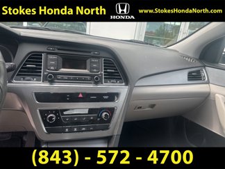 Used 2017 Hyundai Sonata SE image 1