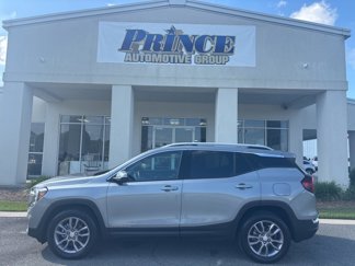 Used 2023 GMC Terrain SLT image 1