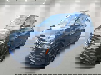 Used 2024 Volkswagen Tiguan SE image 1