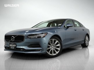 Used 2017 Volvo S90 T6 Momentum w/ Vision Package image 1