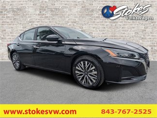 Used 2023 Nissan Altima 2.5 SV image 1