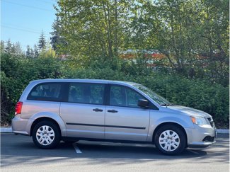 Used 2016 Dodge Grand Caravan American Value Package w/ UConnect Hands-Free Group image 1