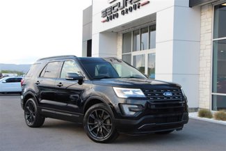 Used 2017 Ford Explorer XLT image 1