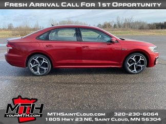 Used 2022 Volkswagen Passat 2.0T R-Line image 1