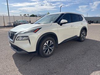 Used 2021 Nissan Rogue SV image 1