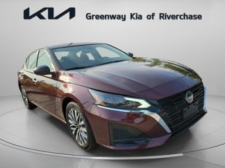 Used 2024 Nissan Altima 2.5 SV image 1